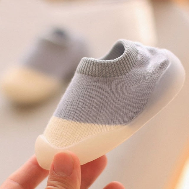 Premières chaussures pour bébé